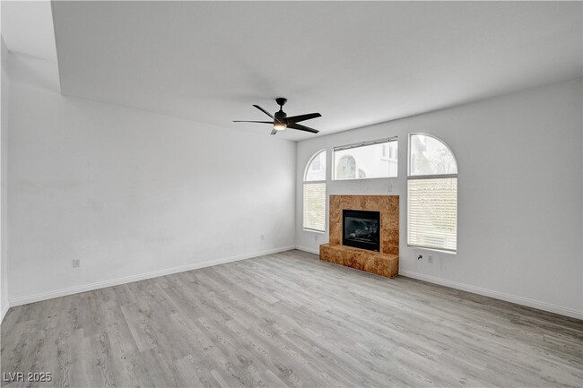Building Photo - 8789 Villa Alex Ave