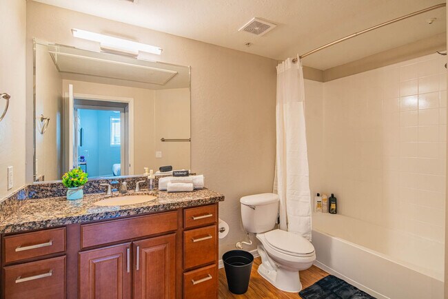 Building Photo - 1275 E University Dr