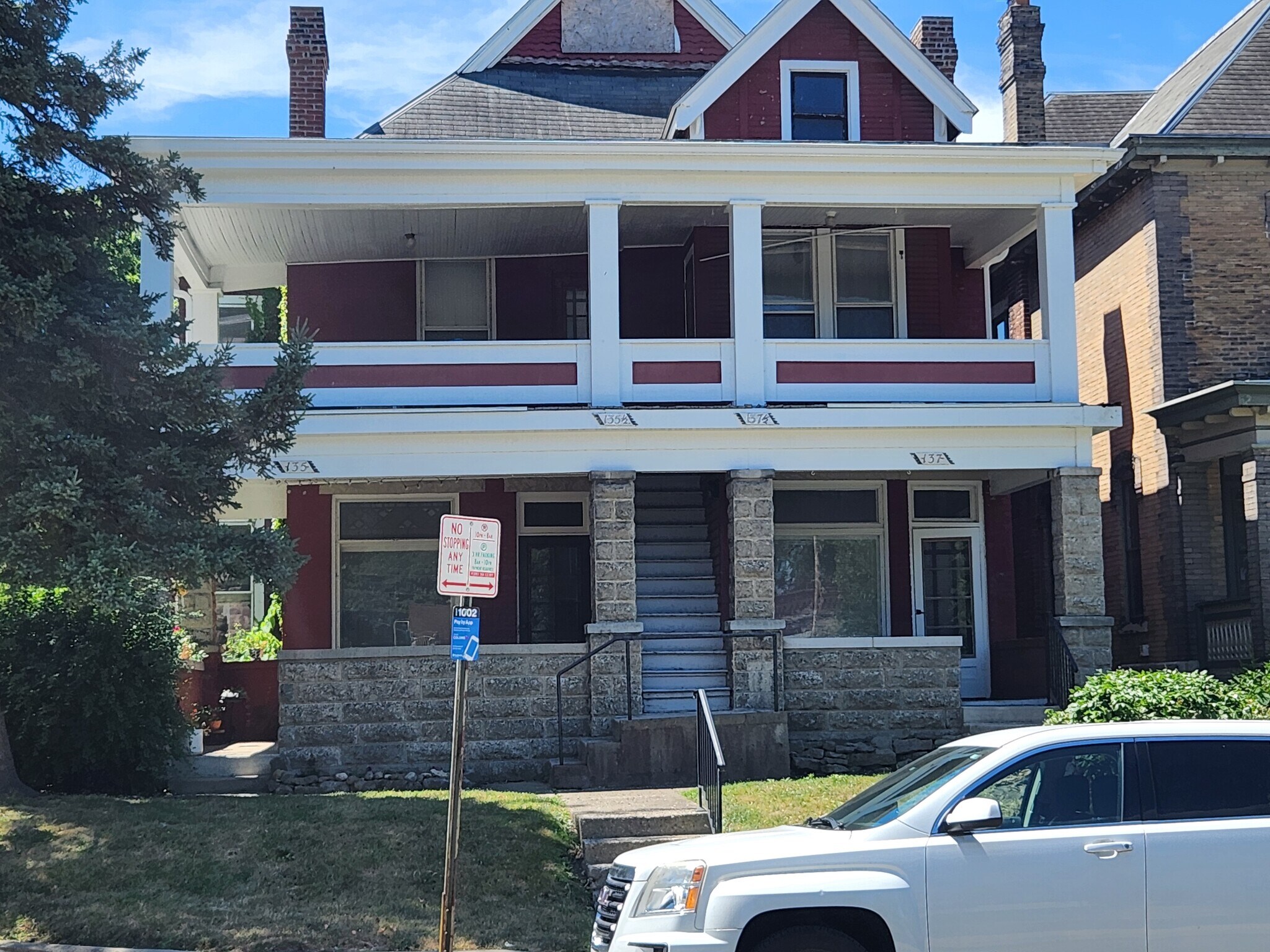 Building Photo - 137 W Hubbard Ave