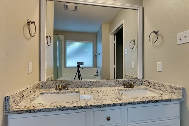 Building Photo - 32414 Angler Park