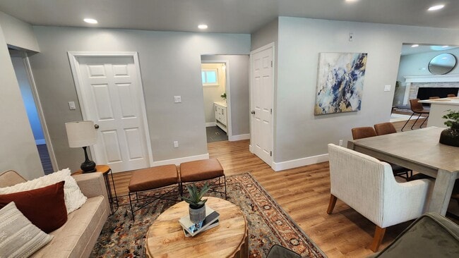 Building Photo - 7021 Wilshire Cir