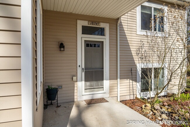 Building Photo - 18743 144th Ave