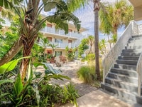 Building Photo - One bedroom condo beachside