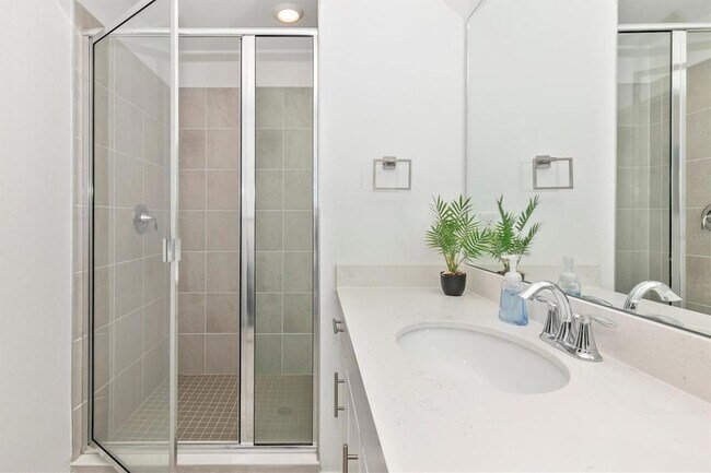 Building Photo - 12140 Wellen Golf St
