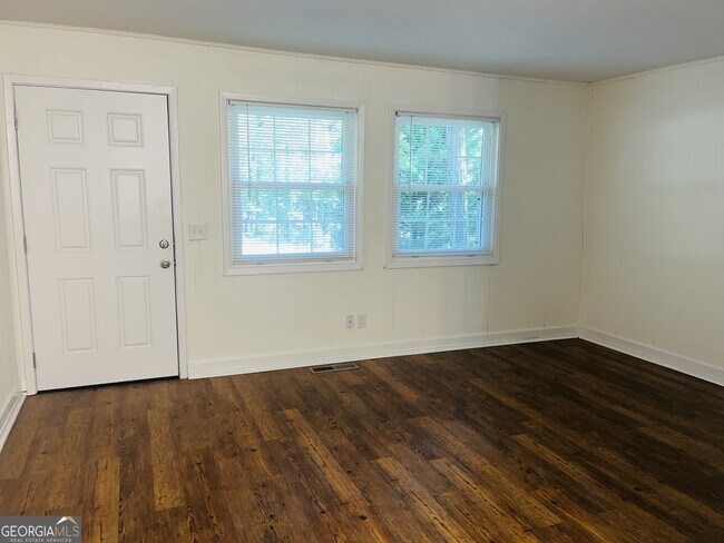 Building Photo - 45 Westgate Cir