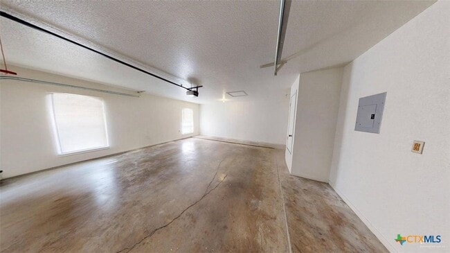 Building Photo - 1801 Thomas Ct