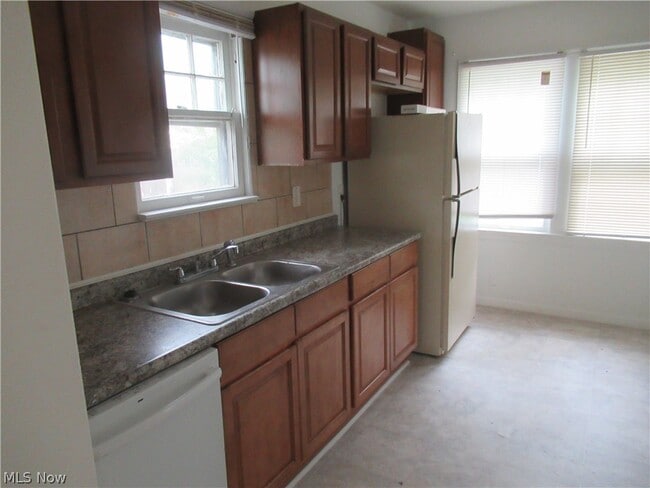 Building Photo - 3824 E Antisdale Rd