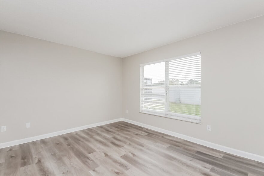Building Photo - 2872 Woodruff Dr