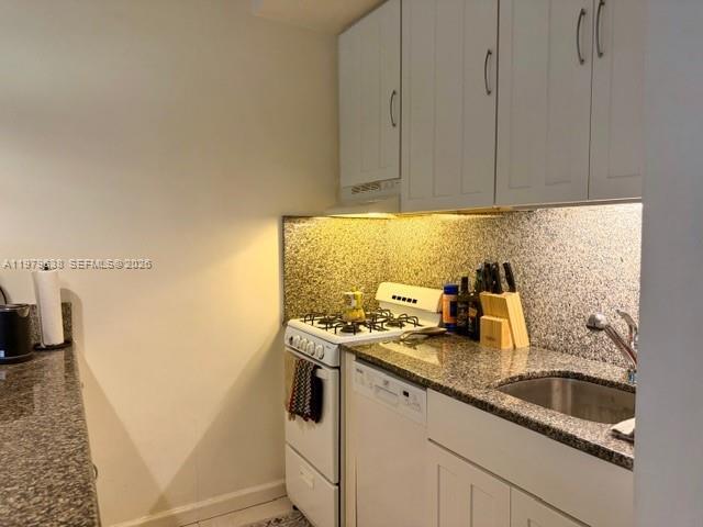 Building Photo - 2445 Lake Pancoast Dr