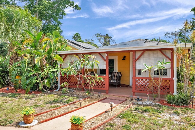 Primary Photo - Fully Furnished Pool Home | Flexible Lease...