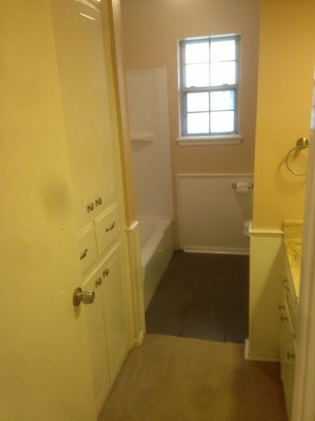 Building Photo - Complete Remodel on this beauty in Bethany