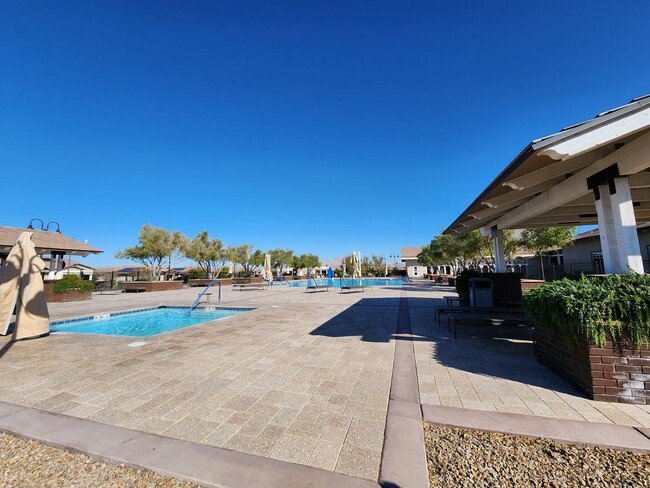 Building Photo - Guard-Gated Cadence 55+ Community | 2 Bed | Single Story Home