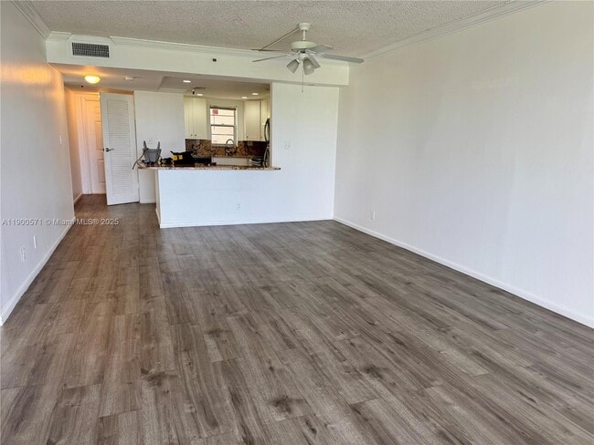 Building Photo - 3100 W Rolling Hills Cir