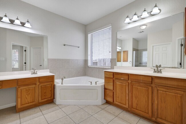 Building Photo - ***APPLICATION CURRENTLY UNDER REVIEW***Spacious & Stylish Living in a Premier Gated Community