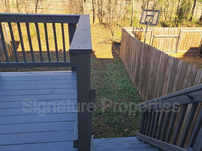 Building Photo - 106 Regina Ln