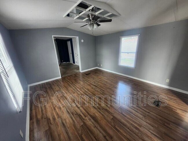 Building Photo - 1018 Crystal Blvd