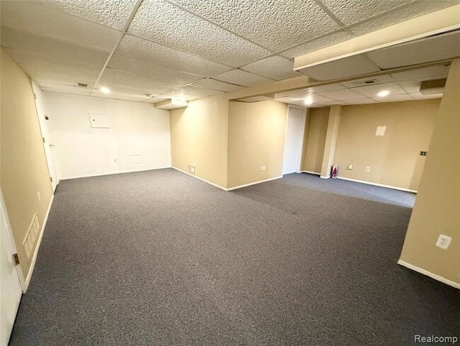 Building Photo - 6842 Indian Creek Dr