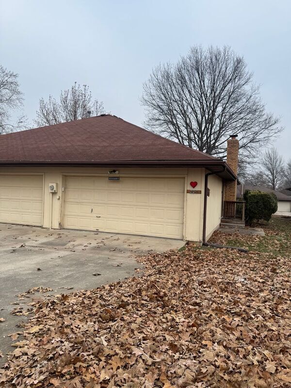 Building Photo - 296 Streamside Ct