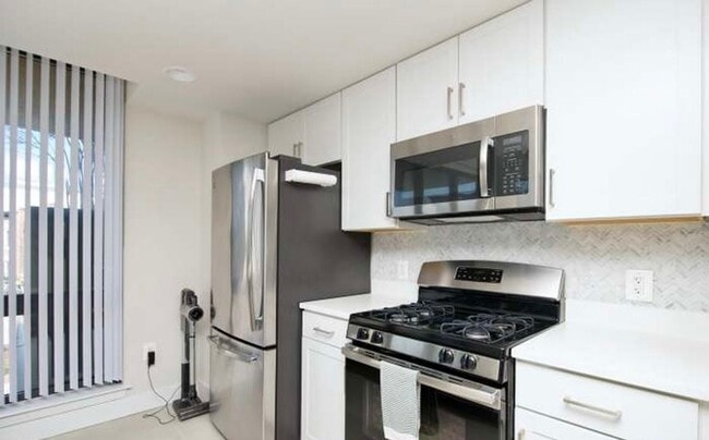 Building Photo - 2 Bedroom 2 Bathroom Modern Condo at The Lexicon, NoMa Neighborhood, Modern Appliances, Covered P...