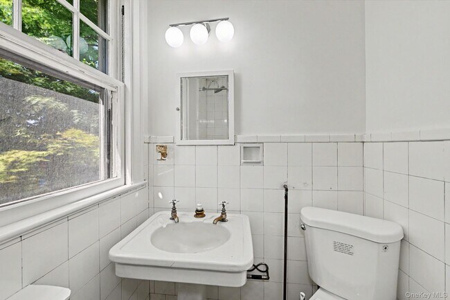 Building Photo - 53 Cortlandt Ave