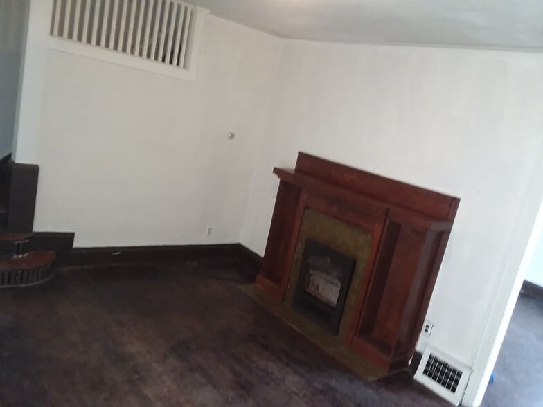 Living room - 1140 Wyoming St