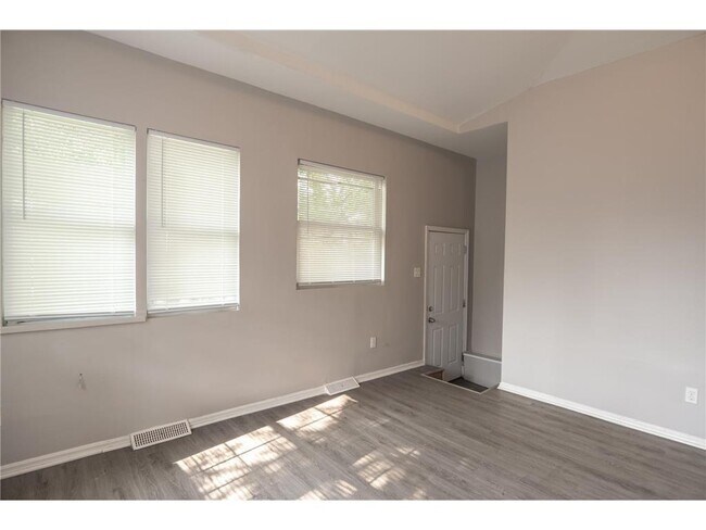 Building Photo - 1125 Margaret St