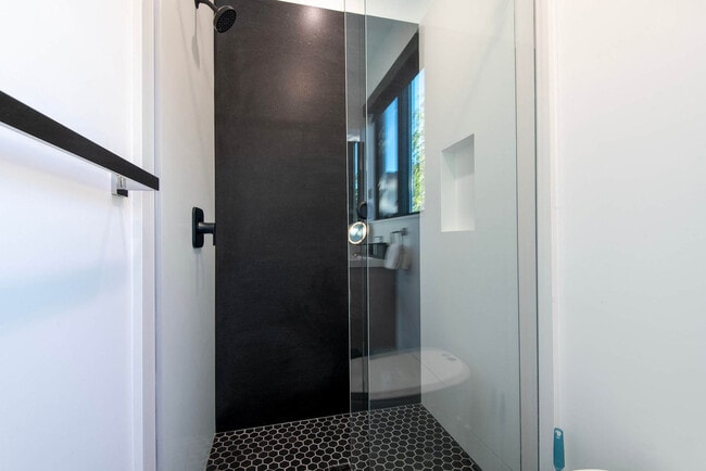 Building Photo - 779 Lucia Ln