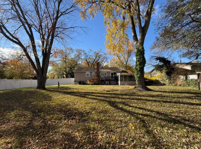 Building Photo - 205 Mardale Dr