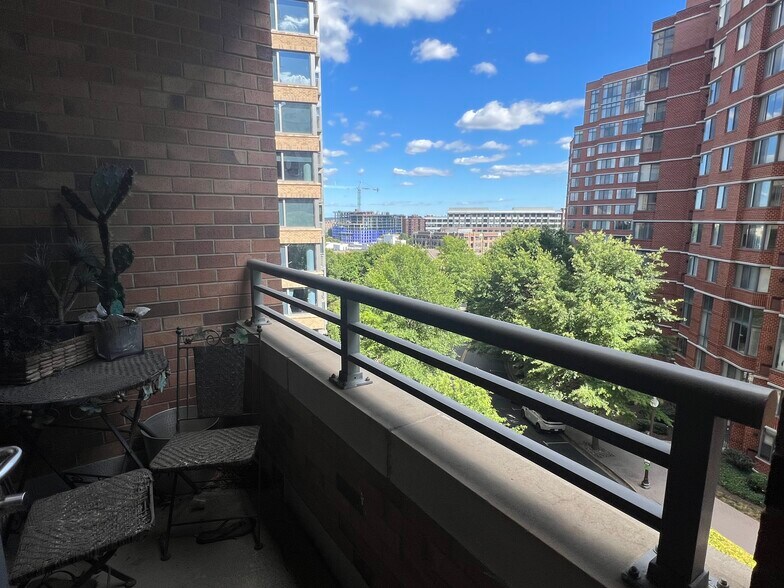 Balcony - 2001 15th St N