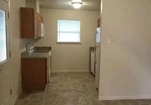 Building Photo - 2089 Placid Dr E
