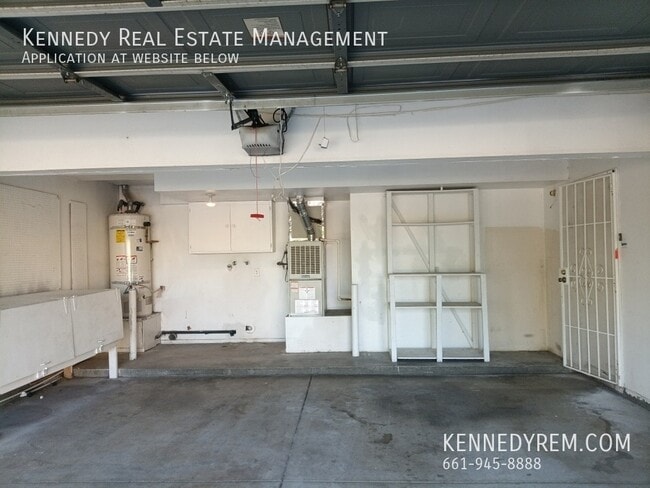 Building Photo - 37551 Deville St