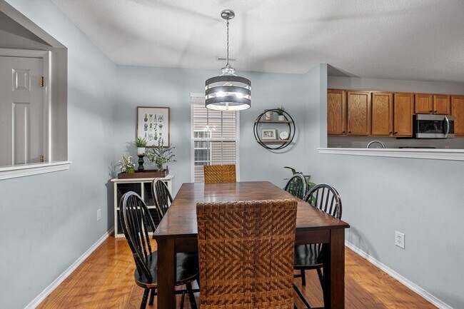 Building Photo - Fantastic 4 Bedroom, 3 Bath home near Brier Creek & RDU, Fenced-in Yard, Bonus Room, Pet Friendly!