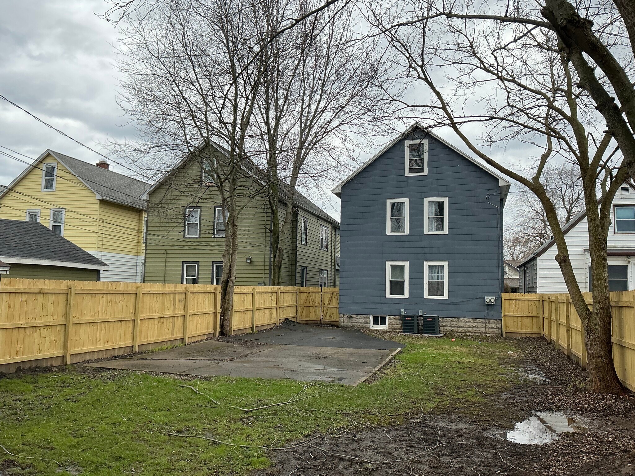 Building Photo - 23 Tioga St