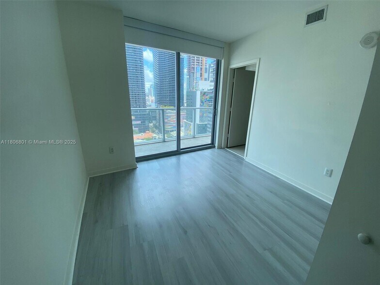Building Photo - 1100 S Miami Ave