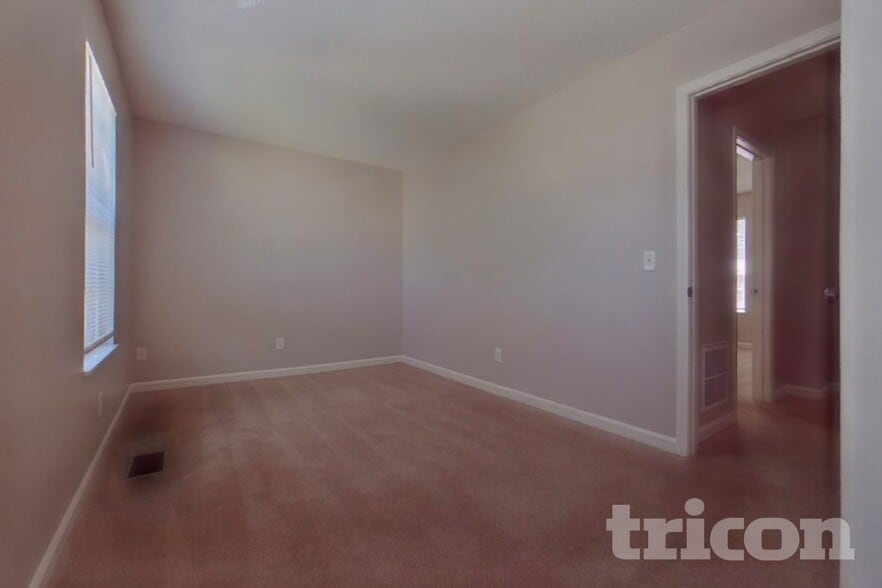 Building Photo - 521 Halleck Ln