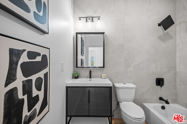 Building Photo - 3628 E 1st St