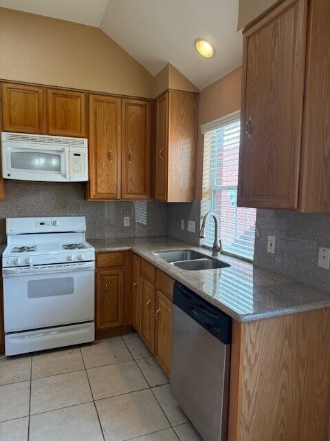 Building Photo - 11014 Redhaven Ct