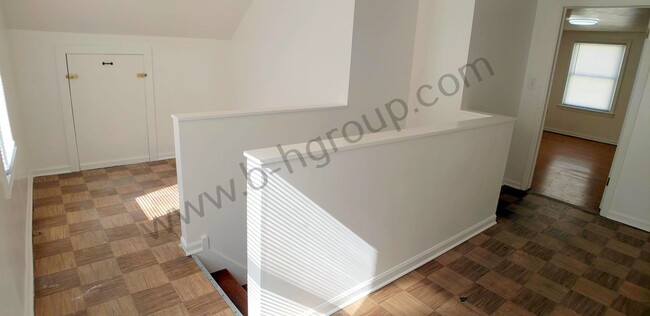 Building Photo - New Listing!