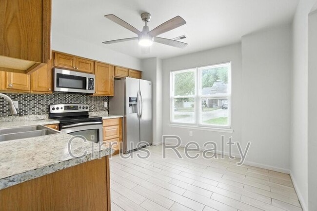 Building Photo - 142 Springdale Way