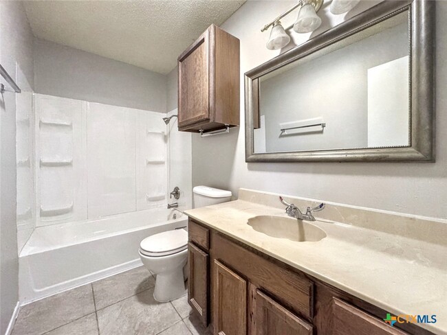 Building Photo - 501 Ridge Dr