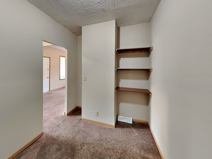 Building Photo - 3613 E 42nd St