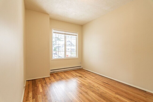 Building Photo - 3424 NE 79th Ave