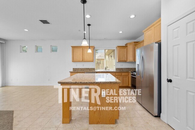 Building Photo - 12236 Habitat Way