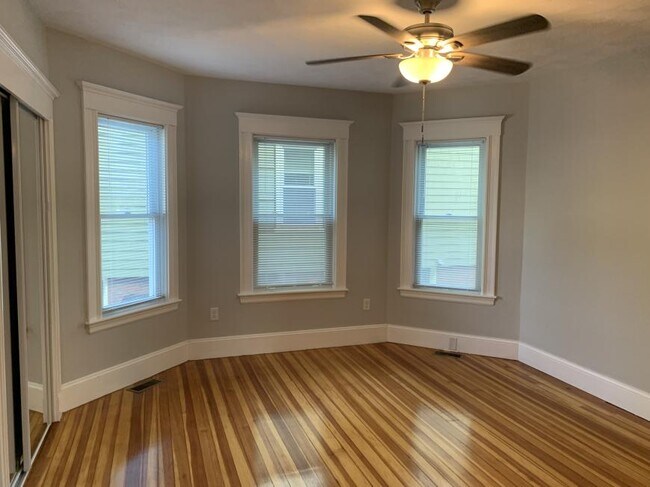 Building Photo - 4.0 bedroom in Somerville Massachusetts 02140