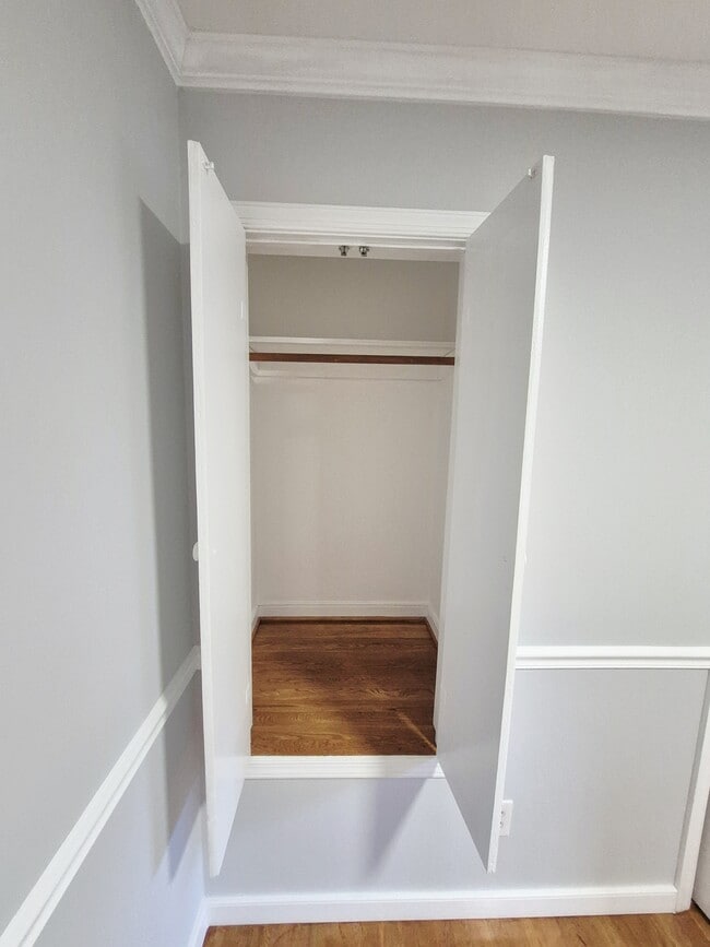 Building Photo - 2402 Fon Du Lac Rd