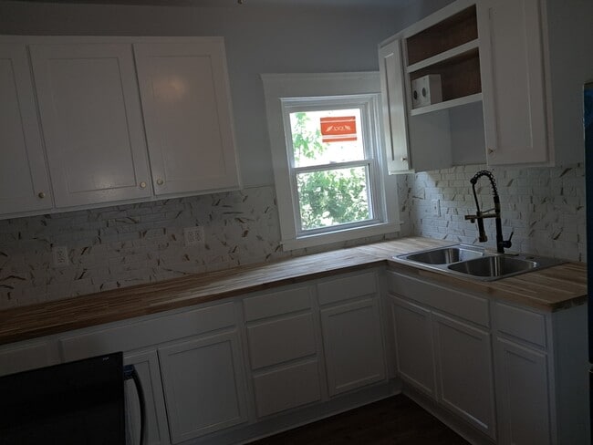 Building Photo - 3809 Delmore Rd