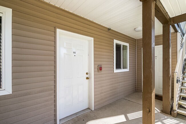 Building Photo - Sehome View Apartments – Timeless Comfort ...