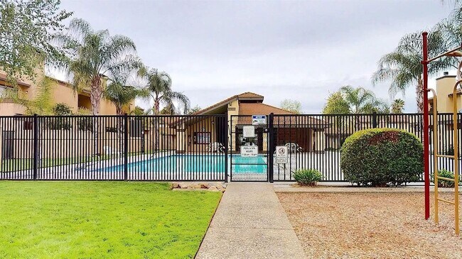 Building Photo - 3050 Andre Ln