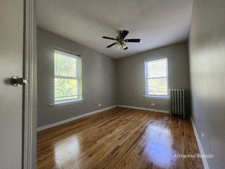 Building Photo - 6800 S Harper Ave