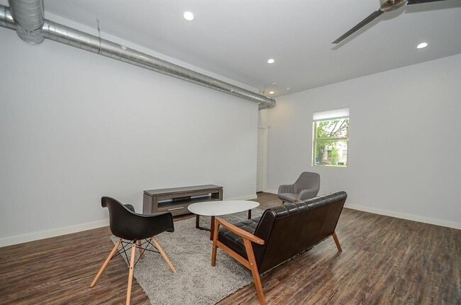 Building Photo - 3424-3426 Tuam St